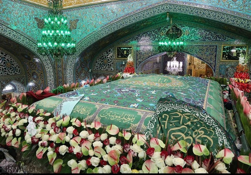 امام رضا پرچم و پوش ضریح امام رضا تعویض شد